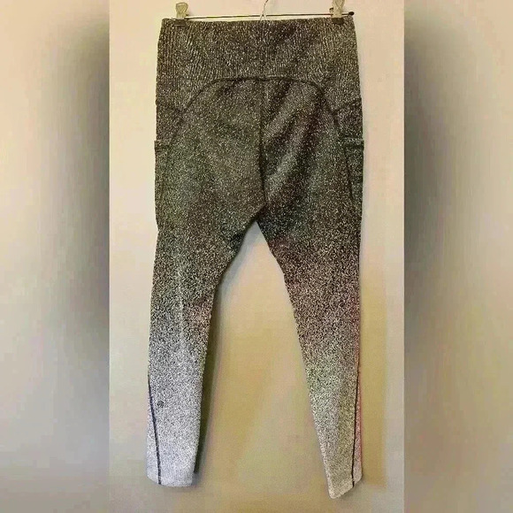 Champion Women's Full Length Compression‎ Leggings Medium Black & White Ombre - Picture 2 of 6